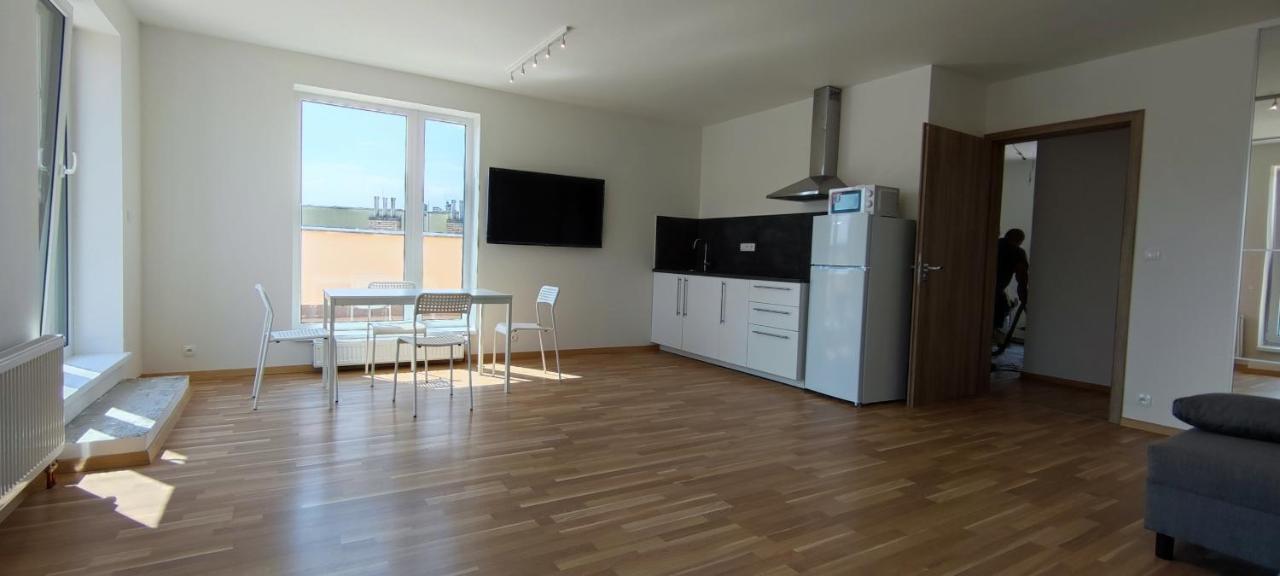 Penthouse # 81 With Panoramic City View In Elite Rezidence With Free Parking Prag Eksteriør billede