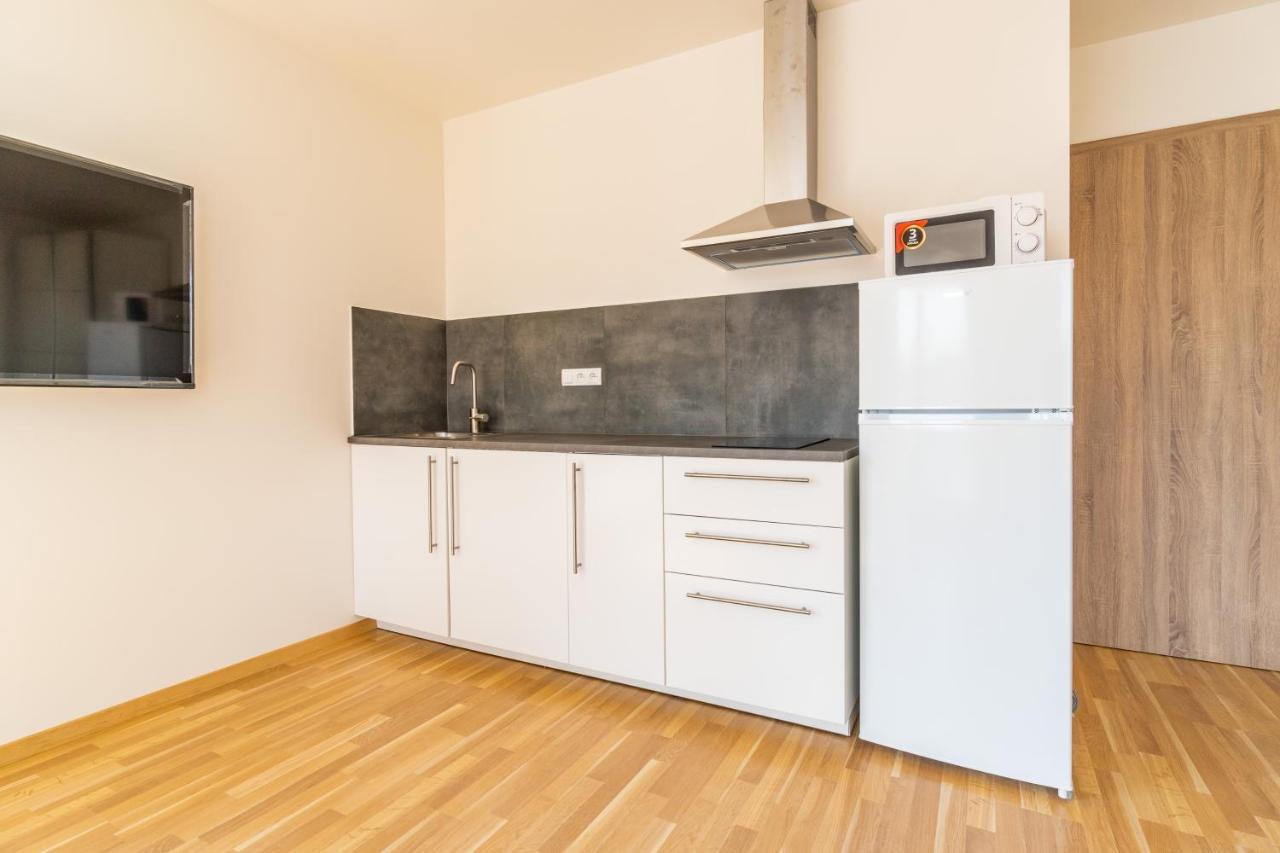 Penthouse # 81 With Panoramic City View In Elite Rezidence With Free Parking Prag Eksteriør billede