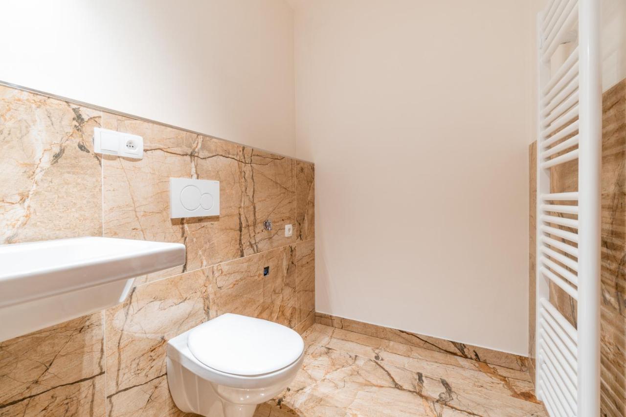 Penthouse # 81 With Panoramic City View In Elite Rezidence With Free Parking Prag Eksteriør billede