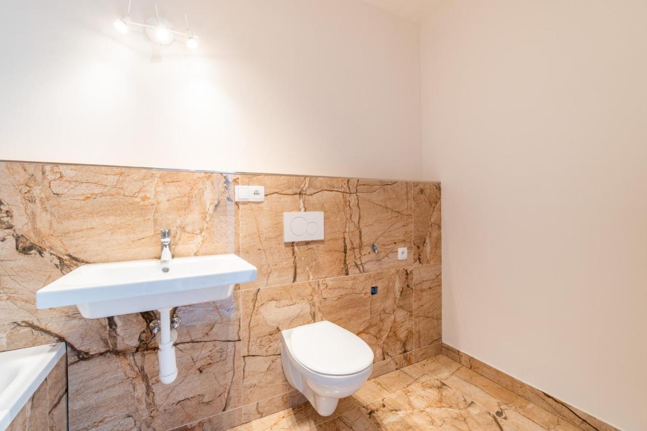 Penthouse # 81 With Panoramic City View In Elite Rezidence With Free Parking Prag Eksteriør billede